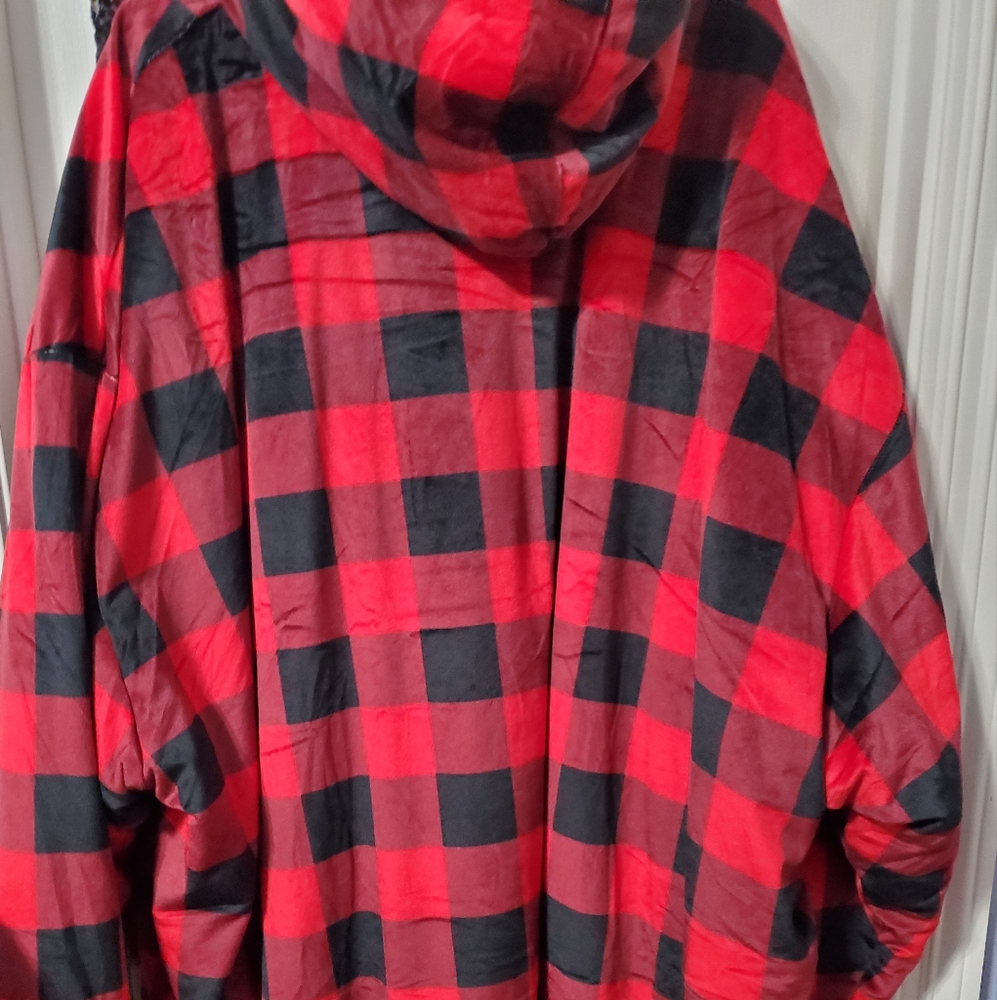 Wearable blanket; Buffalo plaid